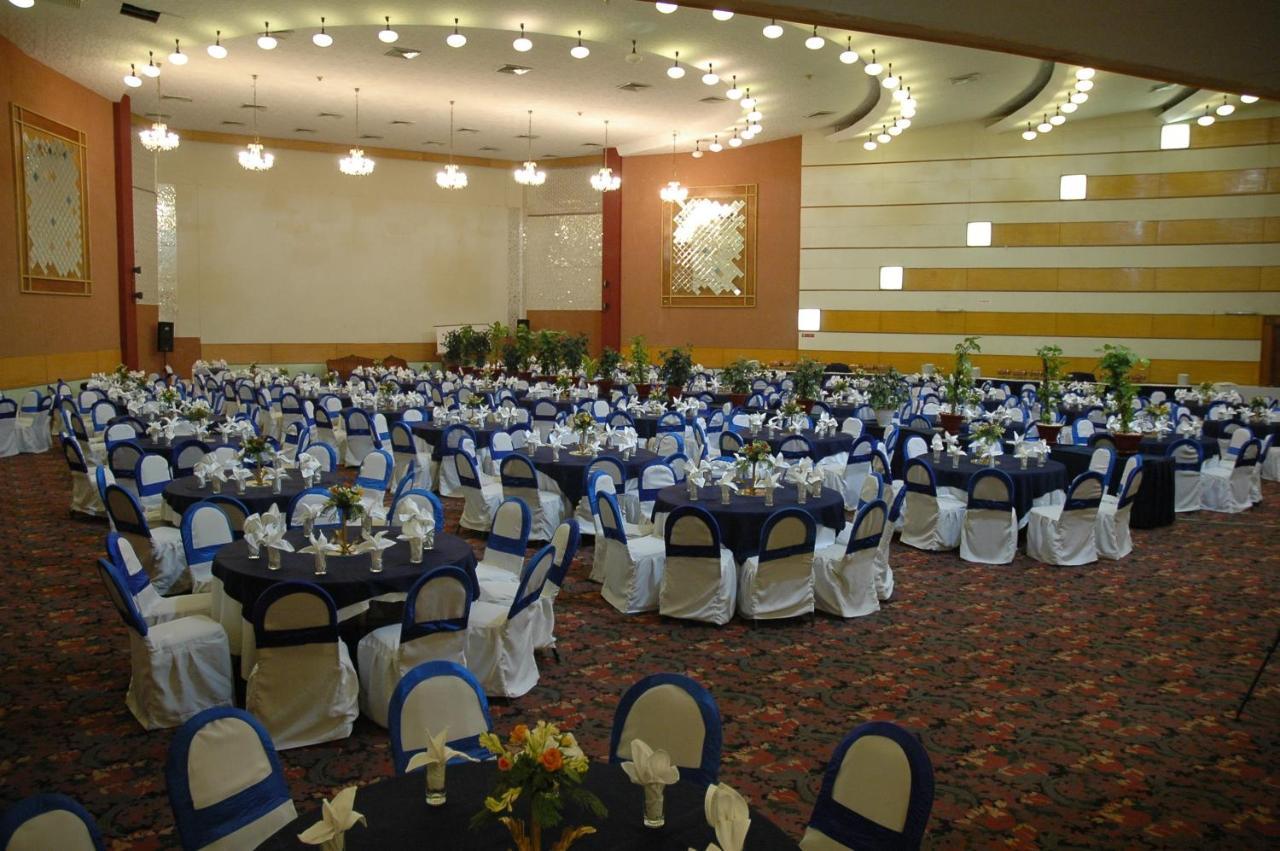 Regent Plaza Hotel & Convention Center Καράτσι Εξωτερικό φωτογραφία