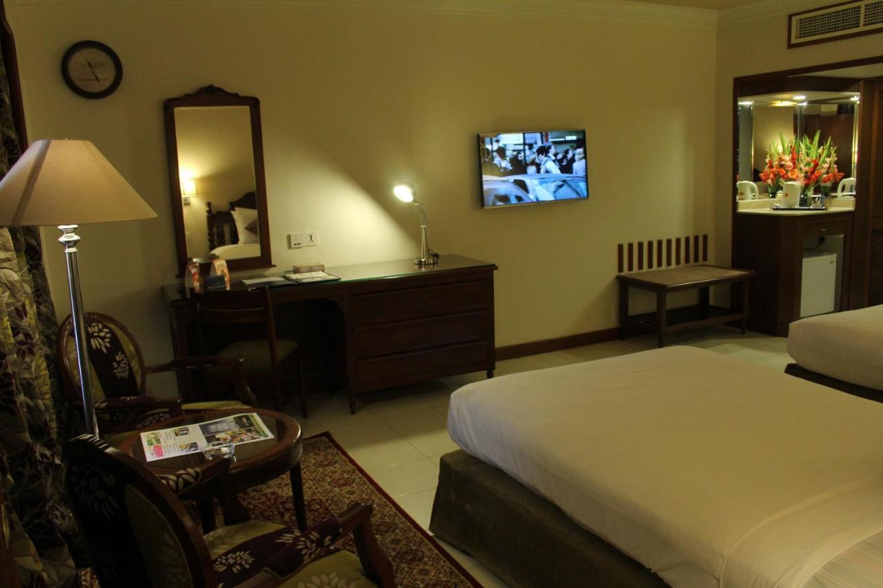 Regent Plaza Hotel & Convention Center Καράτσι Εξωτερικό φωτογραφία